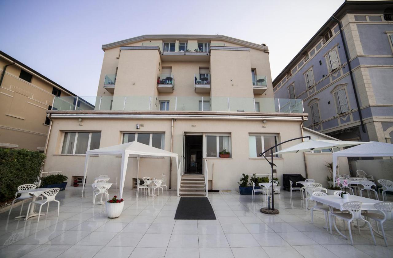 Hotel Riviera Mare Beach Life Rimini