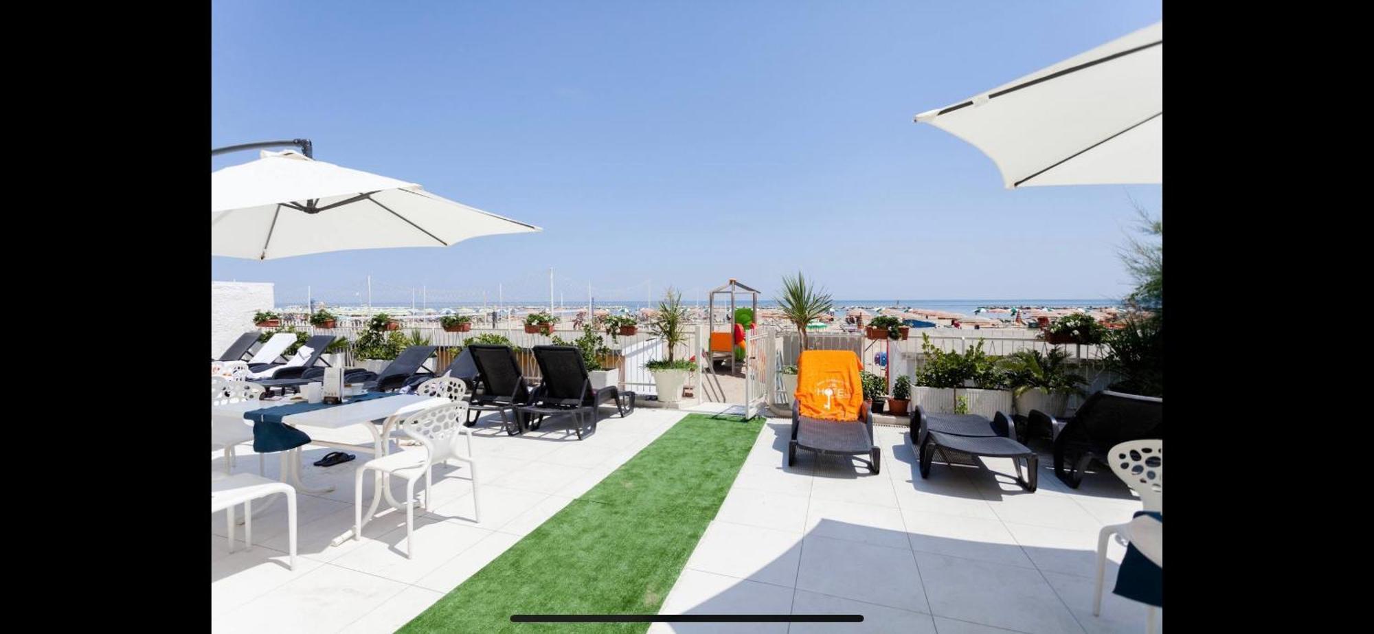 Riviera Mare Beach Life 3* Rimini